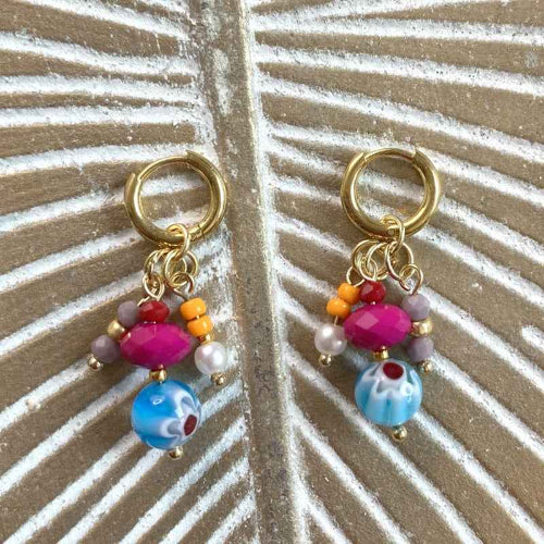 Boho Oorringen Staal Goud met kleurige kralen hangers - Idhuna Jewels