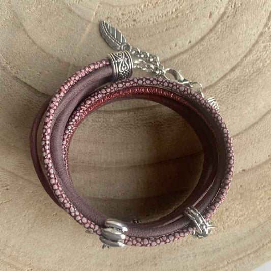 Bordeaux rode wikkelarmband dames met bedels - Idhuna Jewels