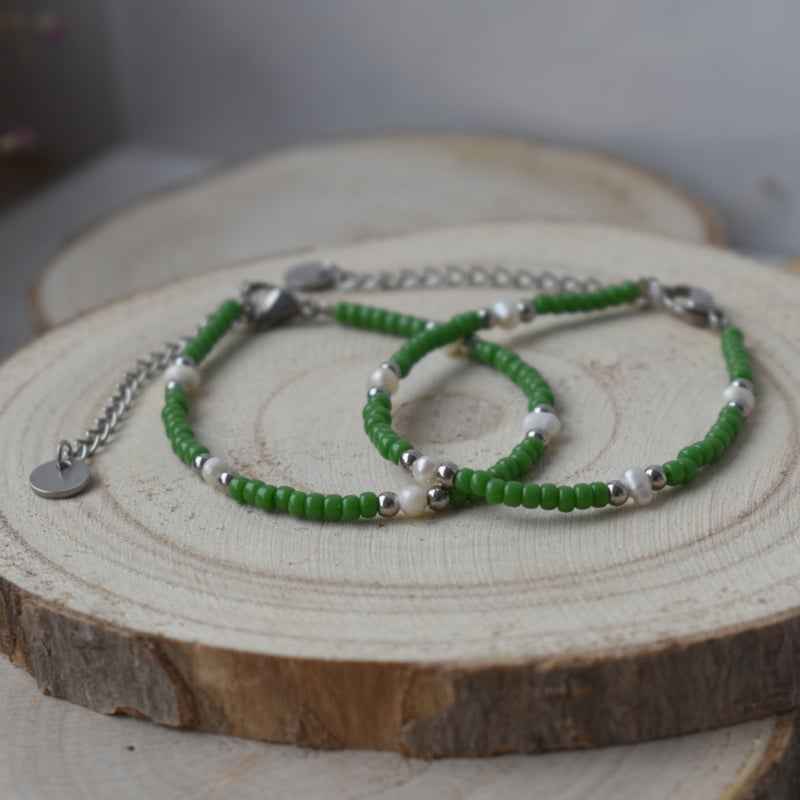 Dames armband groene kralen Miyuki zoetwaterparel stalen sluiting zilver - Idhuna Jewels