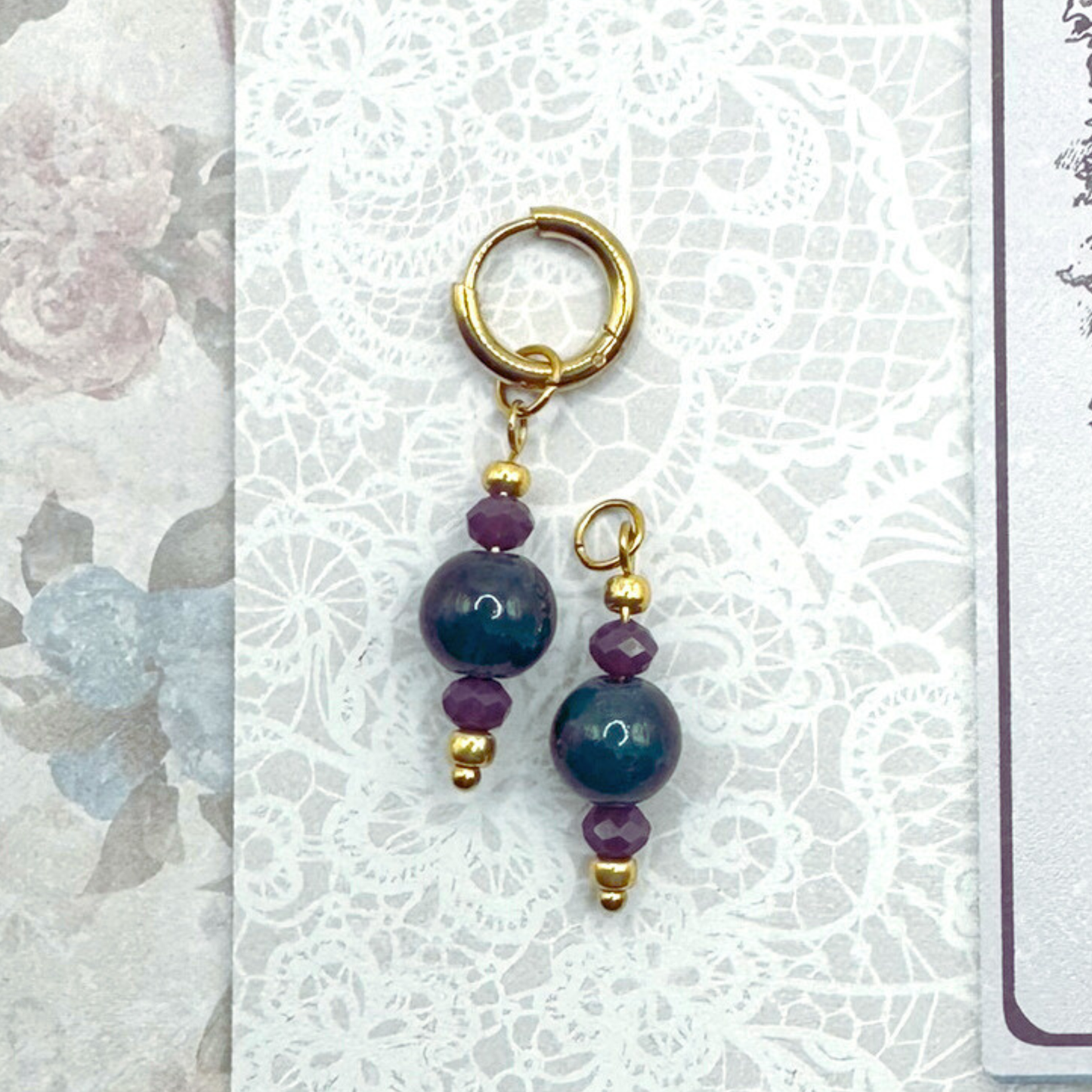 GROEN PAARSE BEDELS VOOR OORBELLEN