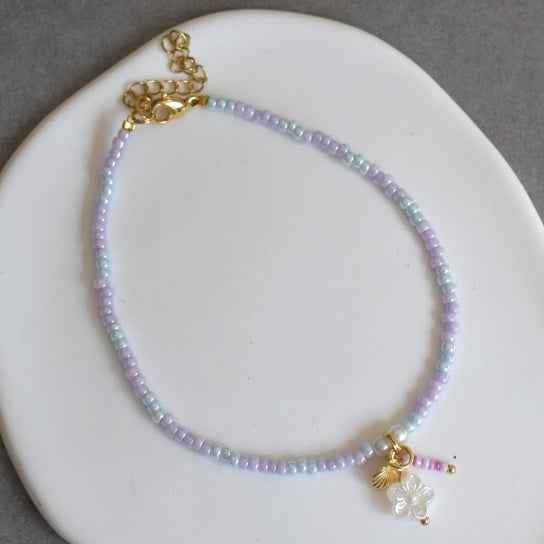 Lila Lichtblauw enkelbandje kralen met bloem bedeltje Staal goud - Idhuna Jewels