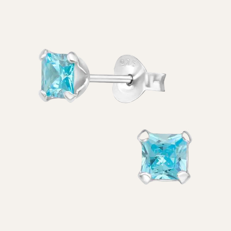 Oorknopjes vierkant 925 zilver met lichtblauwe zirkonia - Idhuna Jewels
