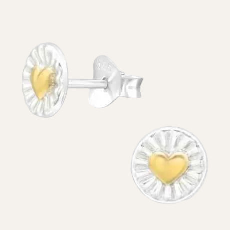 Ronde zilveren oorknopjes met goudkleurig hartje - Idhuna Jewels