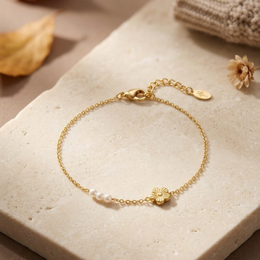 Sieradentrends herfst 2026 met kleurrijke oorbellen, kralenketting en goudkleurige sieraden