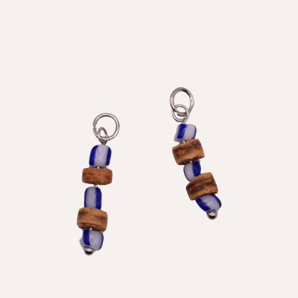 Zilverkleurige oorbedels blauw wit Blue Coco