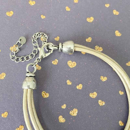 Beige leren dames armband bohemian vibes - Idhuna Jewels