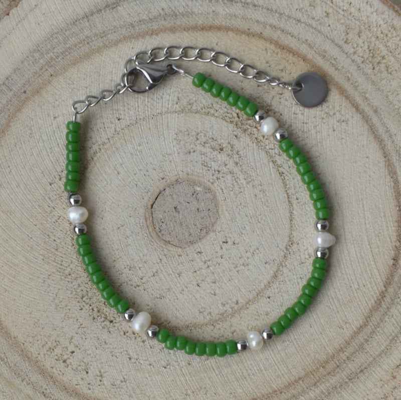 Dames armband groene kralen Miyuki zoetwaterparel stalen sluiting zilver - Idhuna Jewels