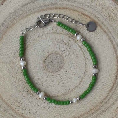 Dames armband groene kralen Miyuki zoetwaterparel stalen sluiting zilver - Idhuna Jewels