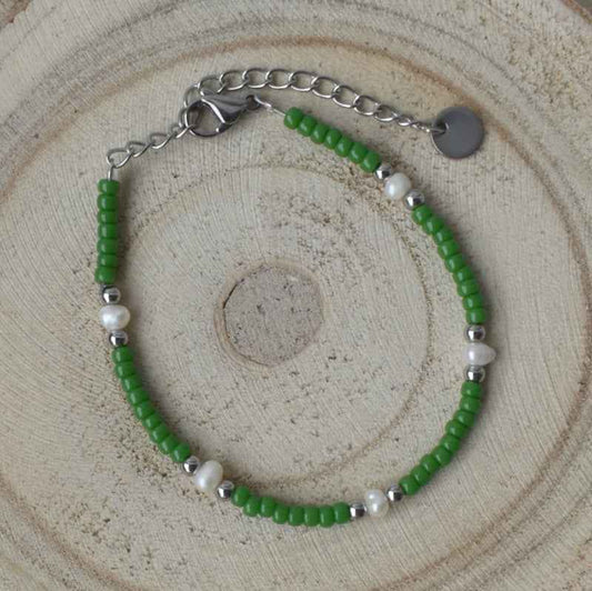 Dames armband groene kralen Miyuki zoetwaterparel stalen sluiting zilver - Idhuna Jewels