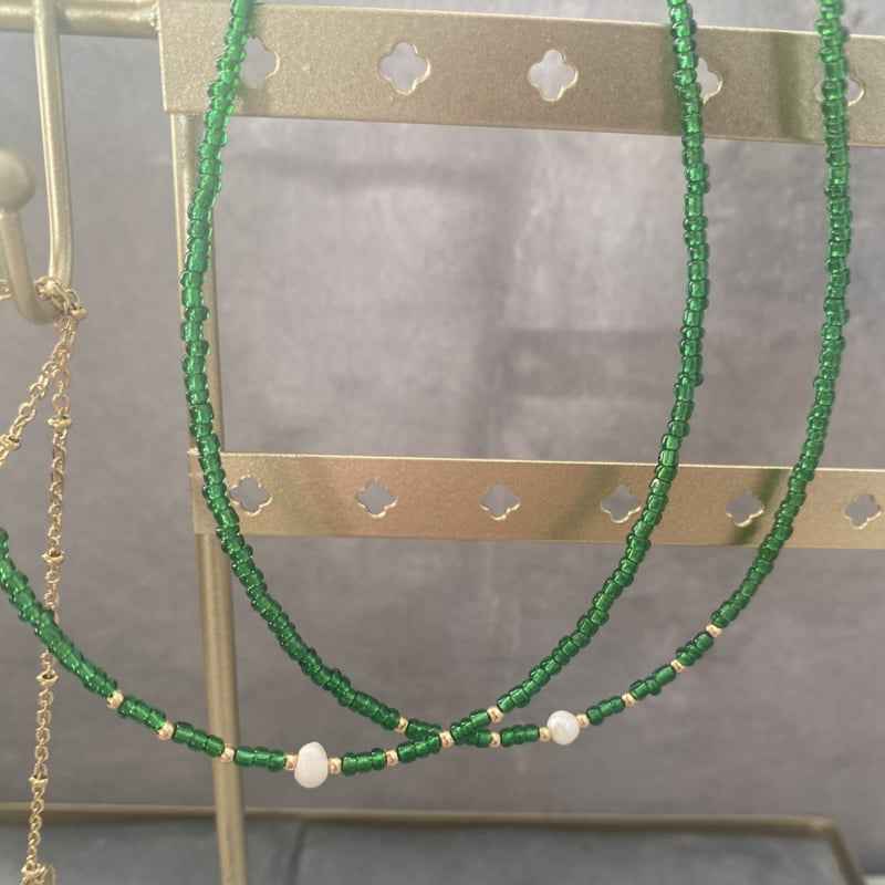 Groen fijne korte stalen kralen ketting rocailles dames met pareltje - Idhuna Jewels