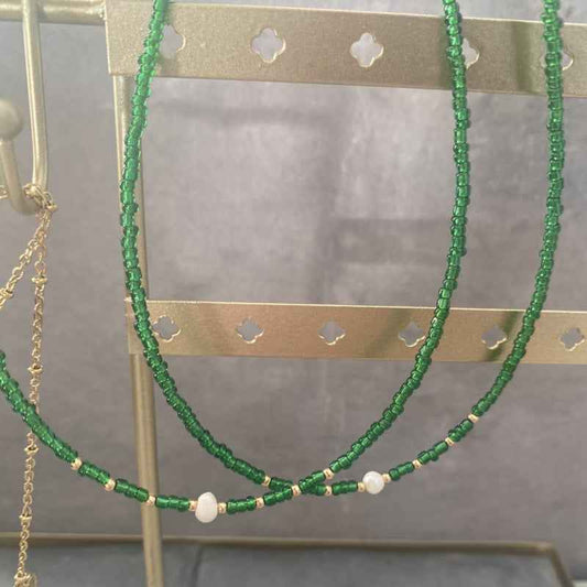 Groen fijne korte stalen kralen ketting rocailles dames met pareltje - Idhuna Jewels