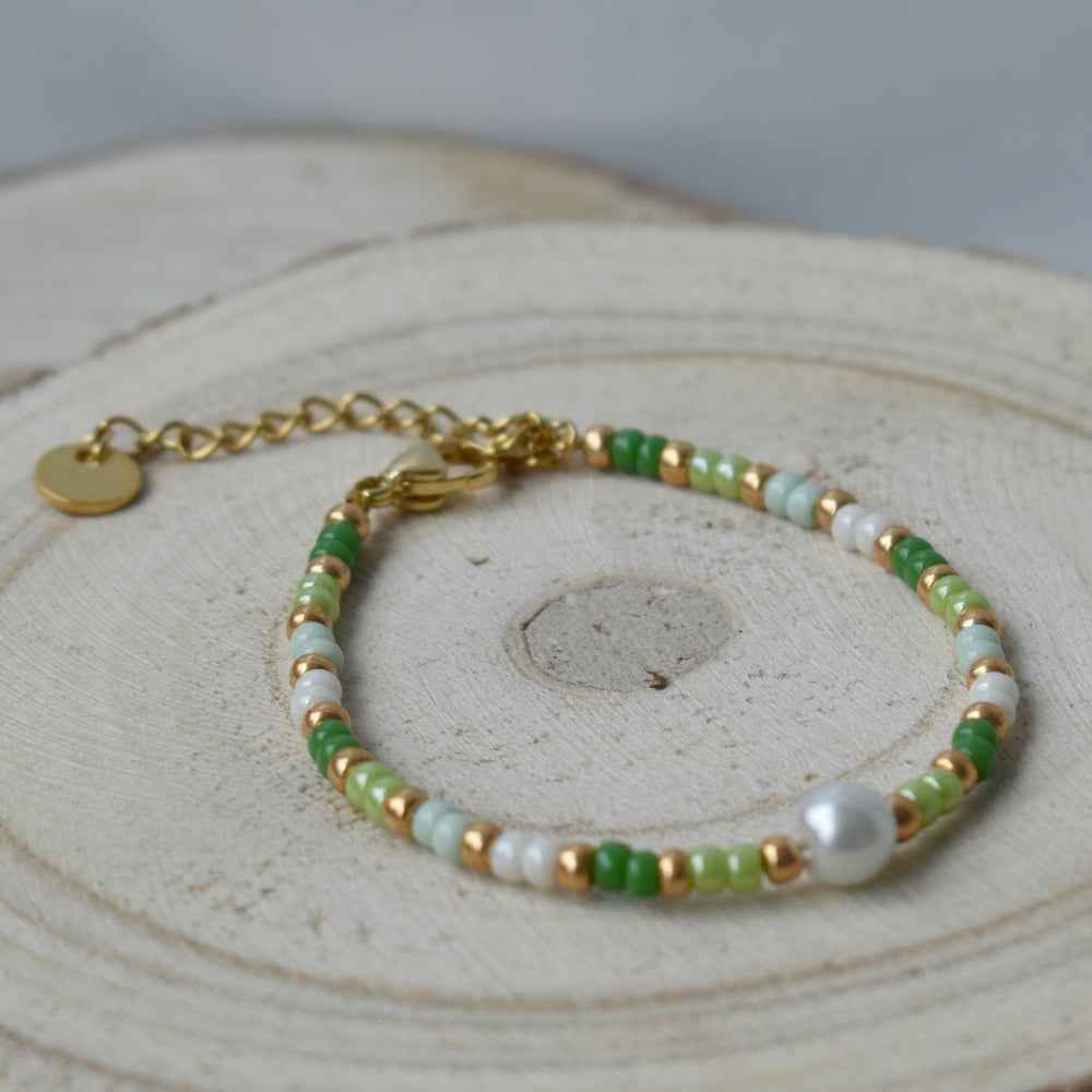 Groene kralen kinder armband fijne Miyuki kralen stainless steel goud - Idhuna Jewels