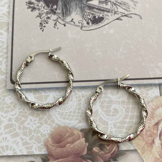 Grote oorringen gedraaid zilver Lilo - 25 mm - Idhuna Jewels