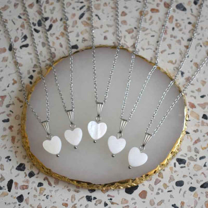 Ketting Dames Stainless Steel Zilver met parelmoer hartjes hanger - Idhuna Jewels