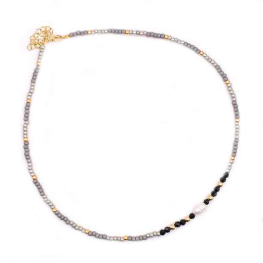 Korte kralen Ketting grijs dames met Parel en facet kraaltjes - Idhuna Jewels
