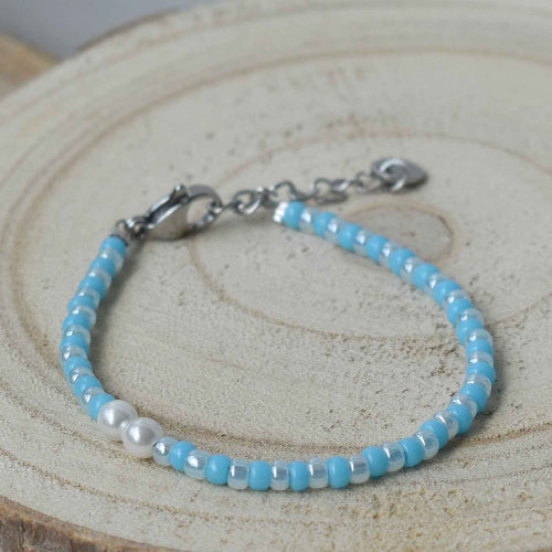 Lichtblauw meisjes armbandje rocailles kralen pearly Louise - Idhuna Jewels