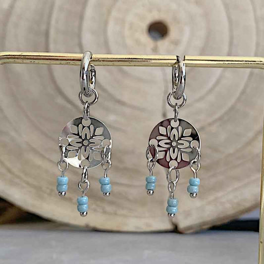 Mandala Oorbellen Rvs Zilver met lichtblauwe kraaltjes - Idhuna Jewels