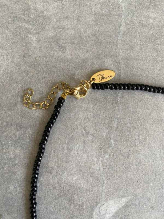 Miyuki kralen Korte ketting dames Zwart met Parel en Stalen sluiting goud - Idhuna Jewels