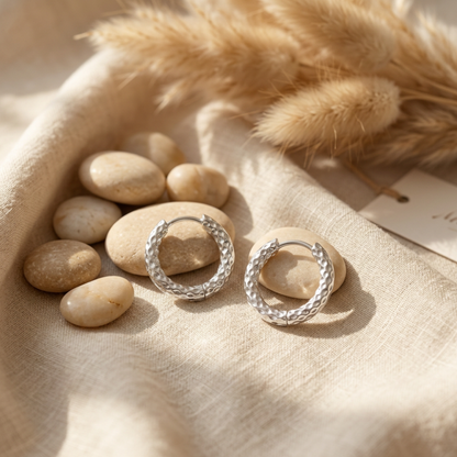 Gehamerde Oorringen staal Zilver IdhunaJewels