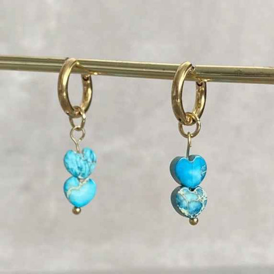 Oorringen Rvs Goud met bedels turquoise natuursteen hartjes - Idhuna Jewels
