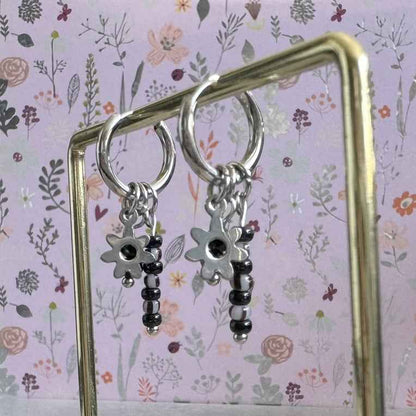 Oorringen Stainless Steel Zilver zwarte kralen hangers & bloemen bedeltje - Idhuna Jewels