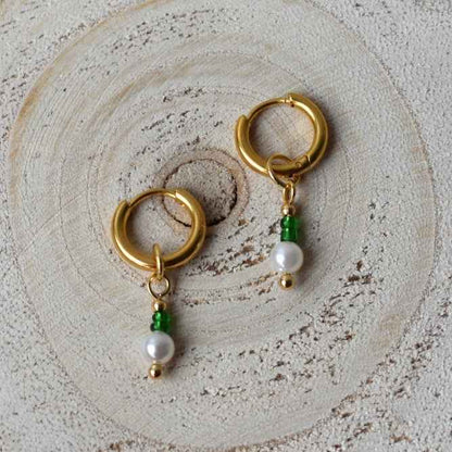 Oorringetjes stainless steel goud met groene Miyuki kralen hanger glas parel - Idhuna Jewels