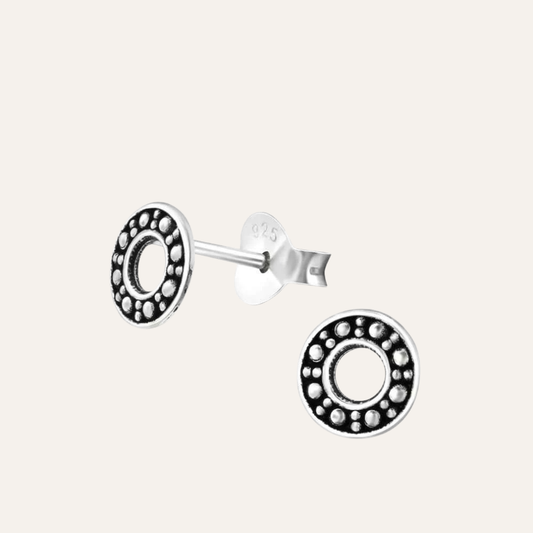 Ronde zilveren dames oorbellen Bali dots