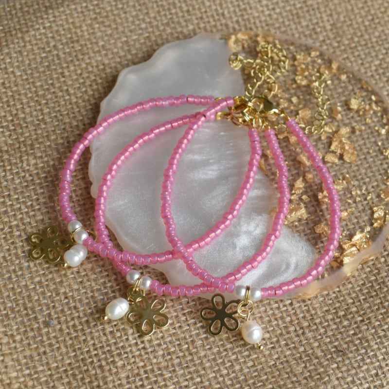Roze Miyuki Kralen Dames Armband met Bloem en Parel hanger - Idhuna Jewels