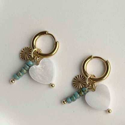 Rvs Oorringen goud parelmoer hartje met kralen hangertjes turquoise - Idhuna Jewels