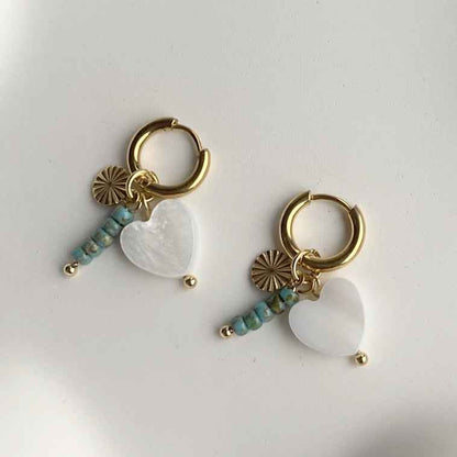 Rvs Oorringen goud parelmoer hartje met kralen hangertjes turquoise - Idhuna Jewels