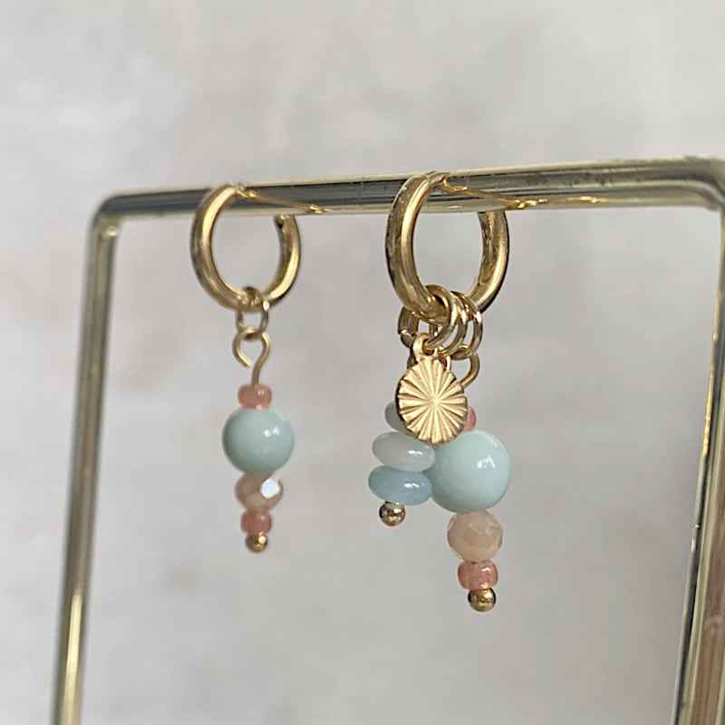 Rvs bedels goud voor oorringen lichtblauwe kralen met warme touch - Idhuna Jewels