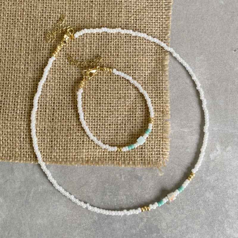 Witte kralen armband Dames Miyuki Staal Goud met lichtblauwe natuursteen - Idhuna Jewels