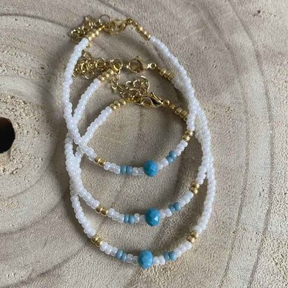 Witte rocailles armband dames goud staal lichtblauw Jeans - Idhuna Jewels